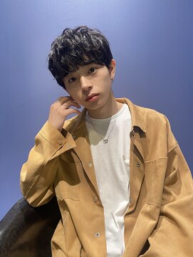 レオニード 表参道(LEONID) サイドグラデーション　スリークショート　佐々木