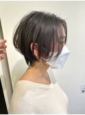 クールショート/前髪なし/暗髪
