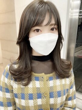 フォンズ(FONS) 小顔に見せるオルチャンヘア くびれセミロング ツヤカラー