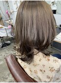 くびれヘア×ミルクティーベージュ
