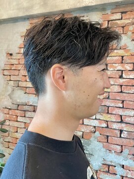 アンリ(Henri) [オカダケント]ナチュラルセンターパートヘア