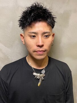 ディスイズバーバーサード(THIS IS BARBER 3rd) ツイストスパイラルパーマ フェードカット ツーブロック