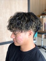 メンズギフト(men's GIFT)&nbsp;刈り上げツーブロック波巻きスパイラルパーマメンズマッシュ