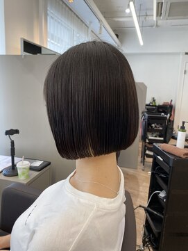 ジエクト ヴィシア(The Ect VIXIA) ストレートボブ 髪質改善ストレート 前下がり 縮毛矯正