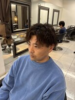 アイズ 海老名(AIZU)&nbsp;ツイストスパイラル ツイストパーマ メンズパーマ 刈り上げ 眉毛