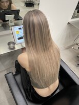 クロ(Kro)&nbsp;シールエクステ×バレイヤージュ風