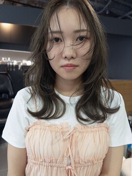 ニーィ バイ カータ(Niii by CARTA) Layerstyle×Milk tea color