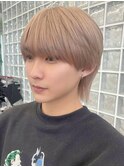 渋谷メンズブリーチカラーミルクティーベージュセンターパート