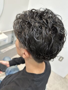 アーサス バイ ヘッドライト 御殿場店(ursus by HEADLIGHT) 「束感×動き スパイラルパーマ」