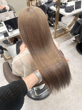 ロンド レア 天神大名店(Lond Le’a) ホワイトブロンド/イメチェンヘアスタイル/ミルクティーベージュ