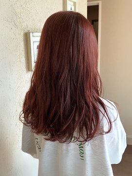 プリモ ココ 鍋島店(Primo coco.) ロングレイヤー チェリーレッド ピンクブラウン 顔周りレイヤー