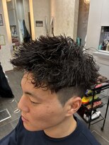 エスエムアールツー(SMR2)&nbsp;スパイキーショート/波巻きパーマ/バーバースタイル/10代