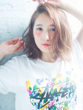 フローレント(florent) ラフなニュアンスのハネ感があるロブ