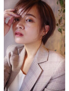 エールバイボヌール(Ere by Bonheur) 顔周りがポイントな小顔ショート×モカベージュ