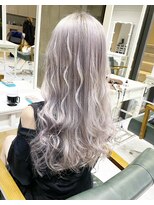 デイズ(days)&nbsp;ホワイトアッシュグレージュカラー　ブリーチデザインカラー