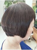 お手入れ簡単ショートボブスタイル