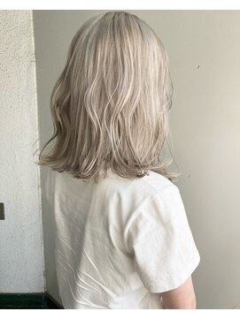 スー 渋谷(suu) ハイトーンホワイトベージュグレージュケアブリーチ