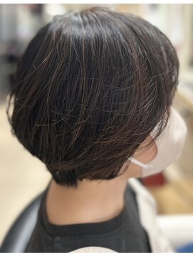 ヘアークリアー 春日部 大人可愛いオレンジ色を抑えたハイライトショートスタイル