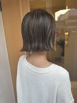 ムード(MOOD.)&nbsp;ボブ × 白髪ぼかし地毛ハイライト
