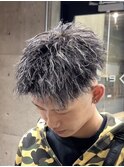 ツイストパーマホワイトメッシュジェットモヒカン短髪ショート