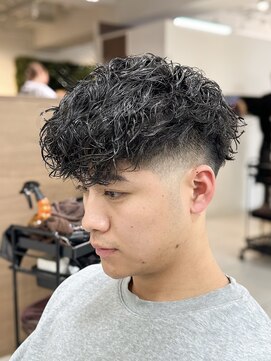 テクト バイアッシュ 吉祥寺店(Tect by Ash) 刈り上げ高めツイストスパイラルパーマスペインカールフェード
