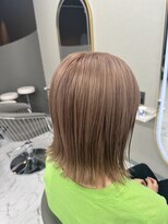 リノ 金山(Rino) デザインカラー/レイヤーカット/ウェットヘア/オリーブベージュ