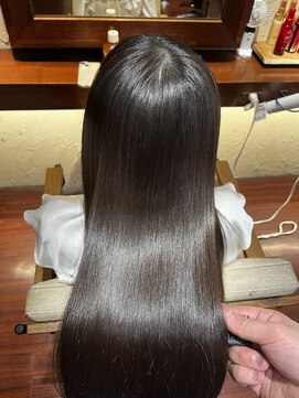 ヘアリゾート粋 ドゥオ 新宿南口店(dua) 赤みを抑え、ツヤ髪に