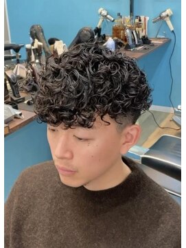 ラフカッターズ 立川店別館 スペインカール【立川/理容室/床屋/顔剃り/シェービング】