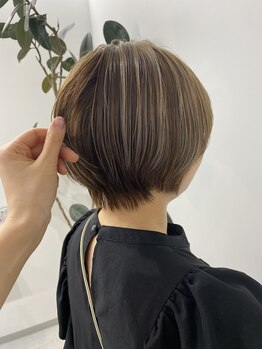 イタクラ 女池店(ITAKURA)の写真/透明感とツヤ髪へ☆大人女性を輝かせるデザインカラーで理想の私に！