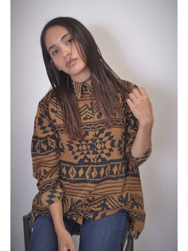 ロロネー 三国(Lolonois) 【Lolonois三国】ツヤ感☆ナチュラルストレート