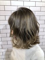 スリー(THREE)&nbsp;オリーブグレージュハイライト♪