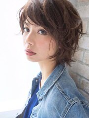 石田ゆり子さん風・大人かわいい40代のクセ毛風ショートボブ