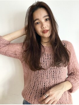 ダコタエバンス(dakota Evans) 【dakota evans/MAI】レイヤーたっぷりなロングヘアスタイル