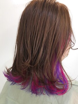 デイズ(DAYS) ビビット系インナーカラーのレイヤースタイル/南越谷/新越谷