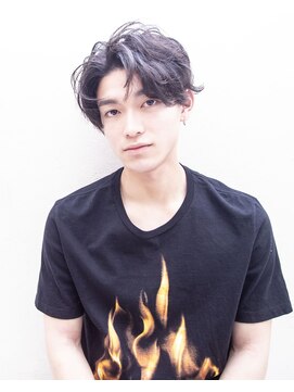 メノン(Menon) センターパート ダークアッシュ ニュアンスパーマ