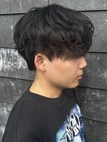 ヒュイル バイ ニアウ(Hwyl by Niau)&nbsp;メンズマッシュパーマニュアンスパーマスパイラルパーマ刈り上げ