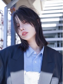 エスキス(ESQUISSE)の写真/実力派スタイリストの骨格に合わせた似合わせカットが自慢！シルエットにこだわり“伸びても綺麗”を実現◇