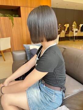 トップヘアー アヴェニュー 刈谷(TOPHAIR Avenue) あごライン切りっぱなしボブ