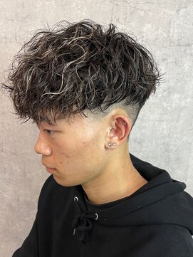 エルマーク 梅田(L-MARK) ハイライト/ツイストパーマ/短髪/ツーブロック/men's