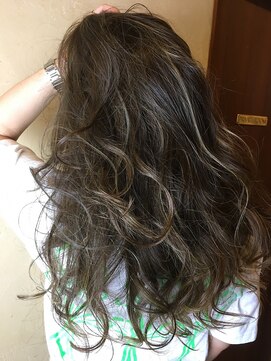 ブリス(bliss) 外国人風カラー