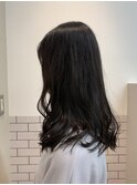 ミディアムロングのゆるウェーブ