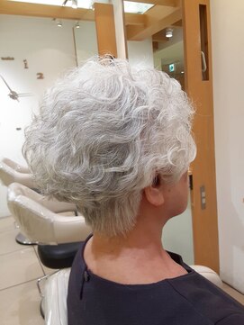 アデイ 大森店(AdAy) リアル　シルバーグレー　ウェーブ