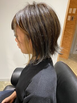 サンク(thank) ショートから伸ばしかけの顔周りインナーカラー