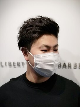 リバティシェアバーバー 銀座(LIBERTY SHARE BARBER) ツーブロック風アシメスタイル