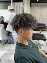 イーラ(era)&nbsp;マッシュツーブロックホワイトメッシュツイストスパイラルパーマ