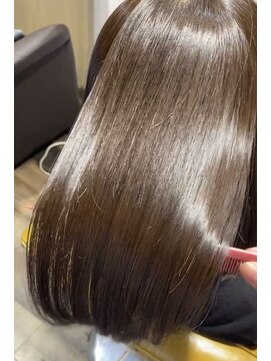 つむぎ まとまりのあるツヤ髪