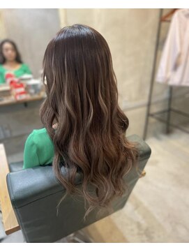 ルフレ 新宿本店1st(Reflet) 巻き髪が可愛いロングスタイル