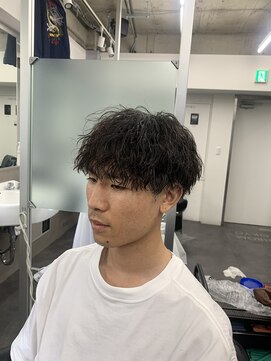 クロムトウキョウ ザ バーバー ネオン 新宿店(CHROM TOKYO the Barber ne/on) ツイストパーマ