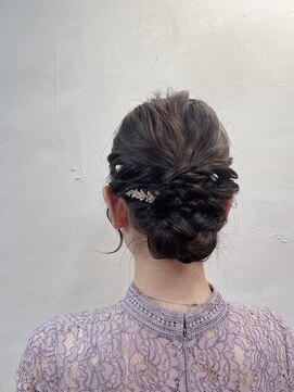 シュリット(schritt) ゆるふわシニヨンヘアセット