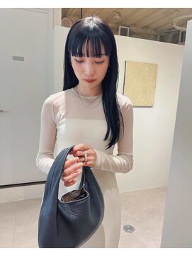 ユー(yew) 黒髪ロング